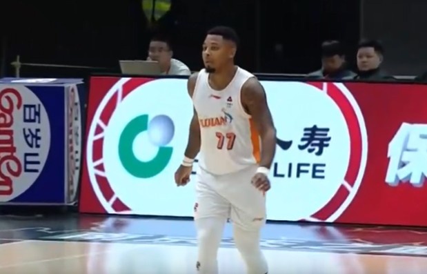 九游正版-超级得分手！皮特森半场15分钟 9中5&amp;罚球7中7砍下20分4板3助